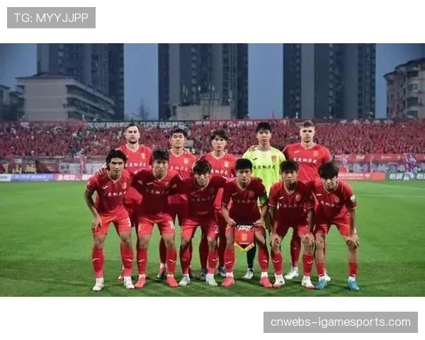 中超第四轮战罢：成都蓉城10分领跑，重庆铜梁龙升至第二，云南玉昆位列第三